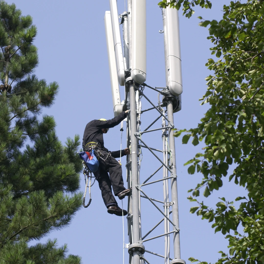 MSA Latchways LadderLatch - Lattice Towers