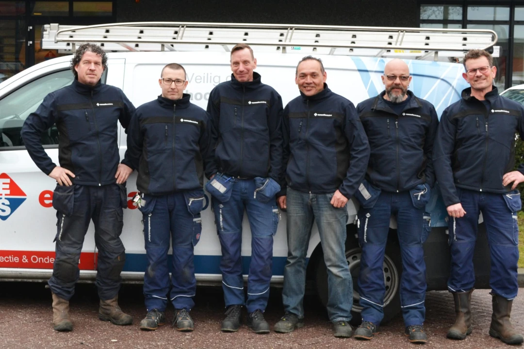 Inspecteurs in een nieuw jasje