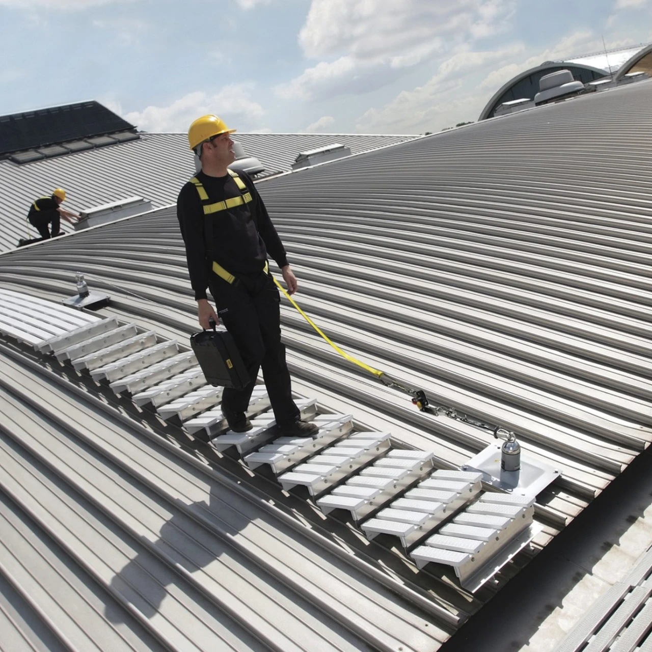 Walkway with cable system